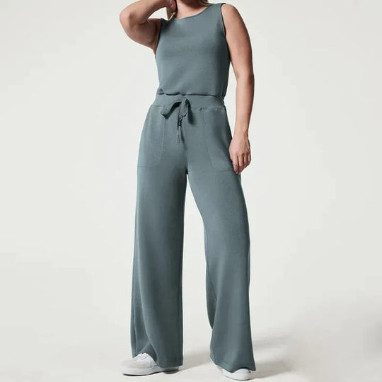 Caren | Air Essentials Overall für ultimativen Komfort