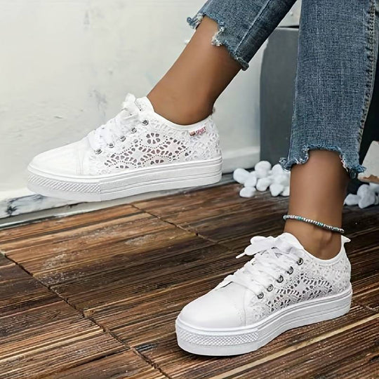 Anges | Schicke Sneakers aus Spitze – Luftig und Stilvoll