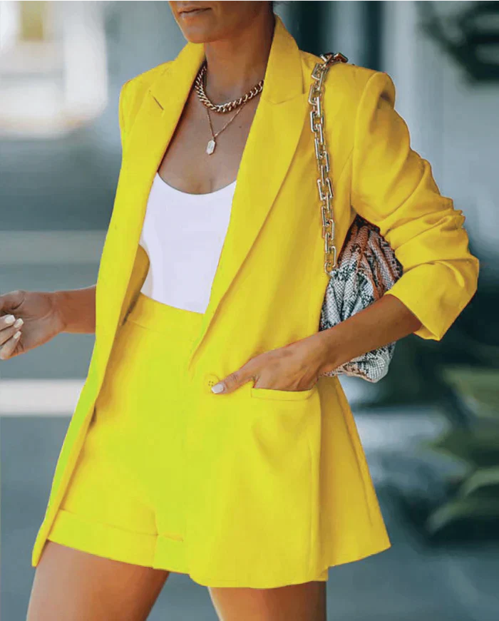 Avela | Blazer & Kurze Hose Set – Elegantes Zweiteiliges Outfit für Damen