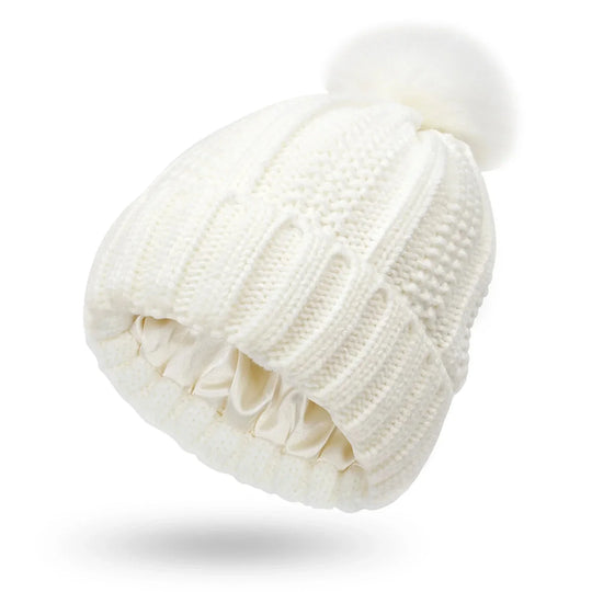 Frizzly | Satin-Gefütterte Strickmütze – Warm und Modisch für den Winter