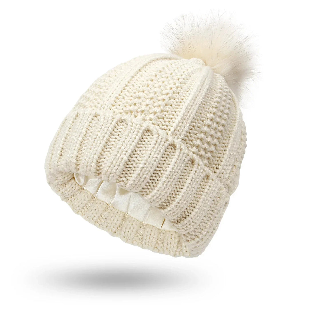 Frizzly | Satin-Gefütterte Strickmütze – Warm und Modisch für den Winter