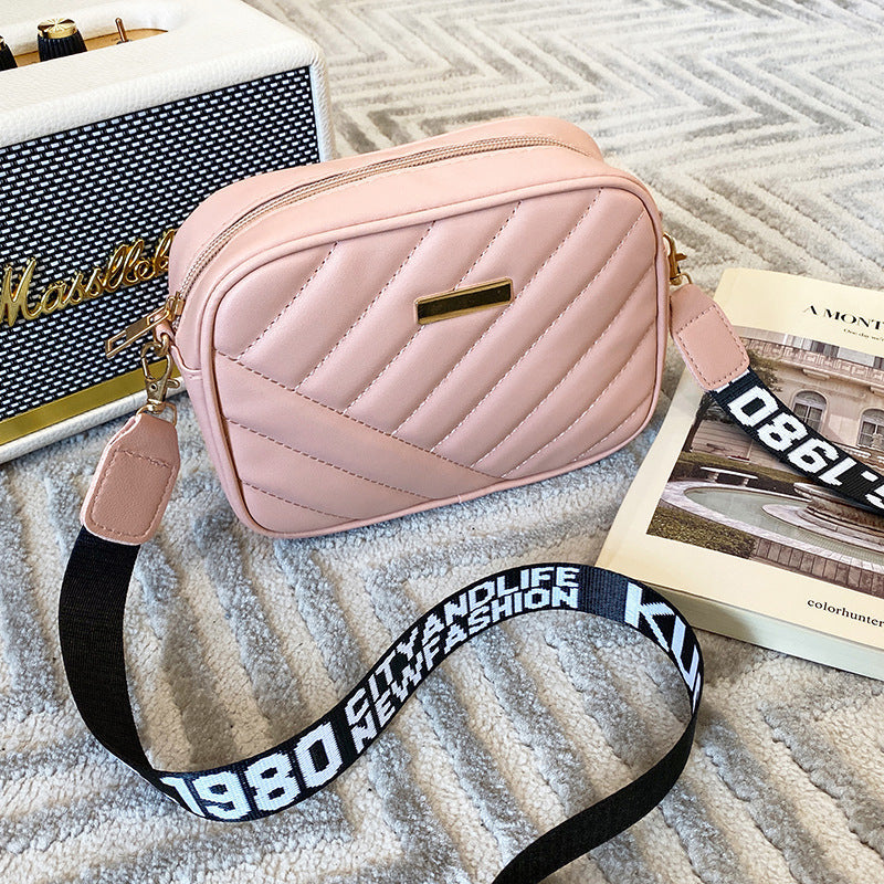 Kuchen | Kleine Umhängetasche für Frauen – Modische PU-Ledertasche mit verstellbarem Riemen