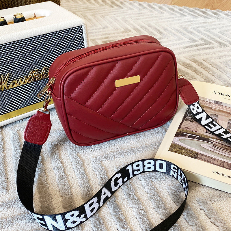 Kuchen | Kleine Umhängetasche für Frauen – Modische PU-Ledertasche mit verstellbarem Riemen