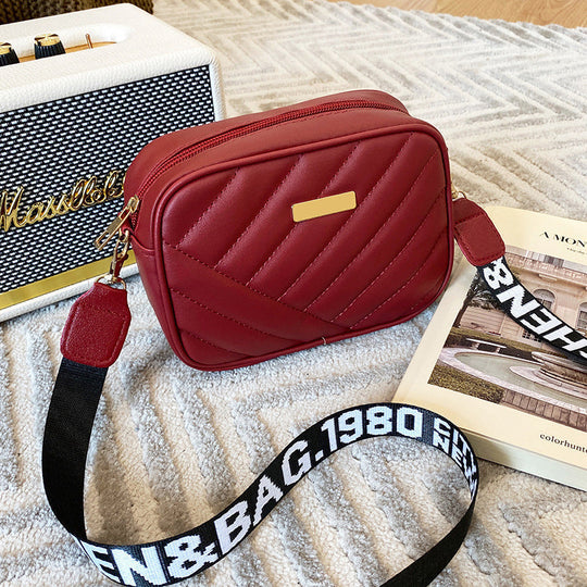 Kuchen | Kleine Umhängetasche für Frauen – Modische PU-Ledertasche mit verstellbarem Riemen