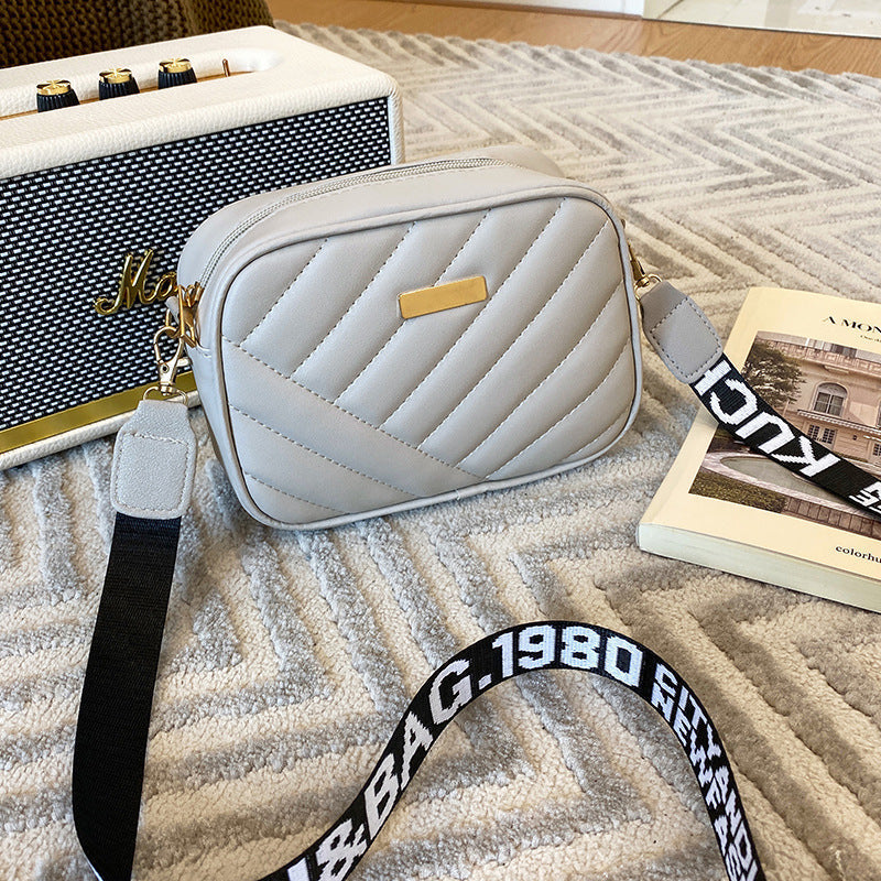 Kuchen | Kleine Umhängetasche für Frauen – Modische PU-Ledertasche mit verstellbarem Riemen