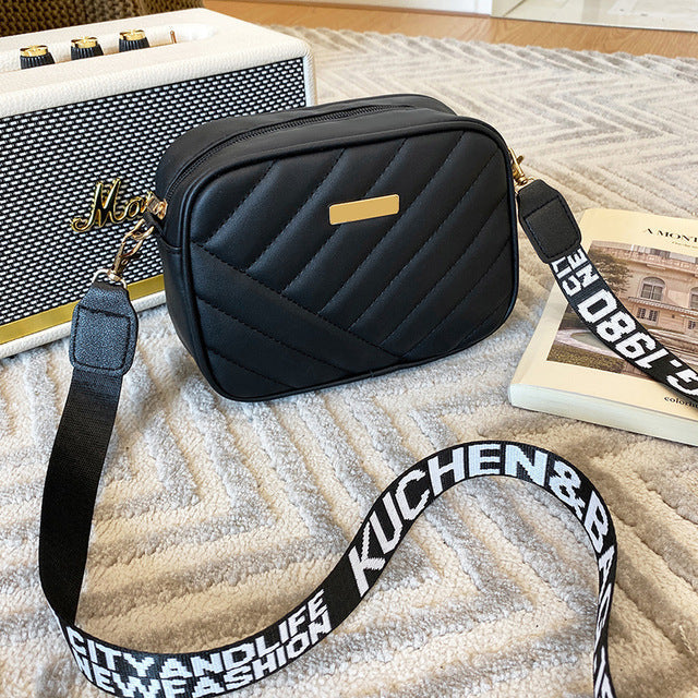 Kuchen | Kleine Umhängetasche für Frauen – Modische PU-Ledertasche mit verstellbarem Riemen