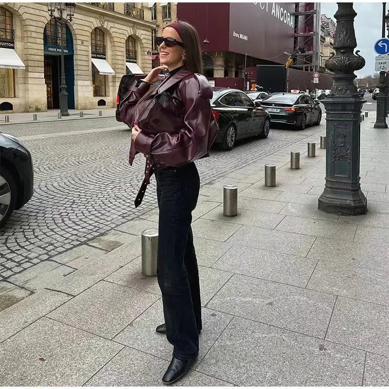 Redous | Weinrote Oversize Lederjacke – Stylisch Und Mutig