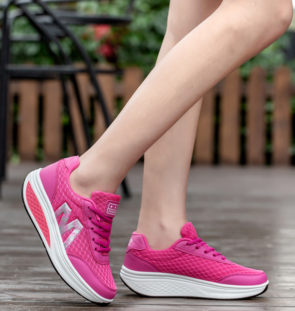Fashion | Bequeme Keilschuhe mit Schnürsenkeln für Damen – Stil und Komfort vereint
