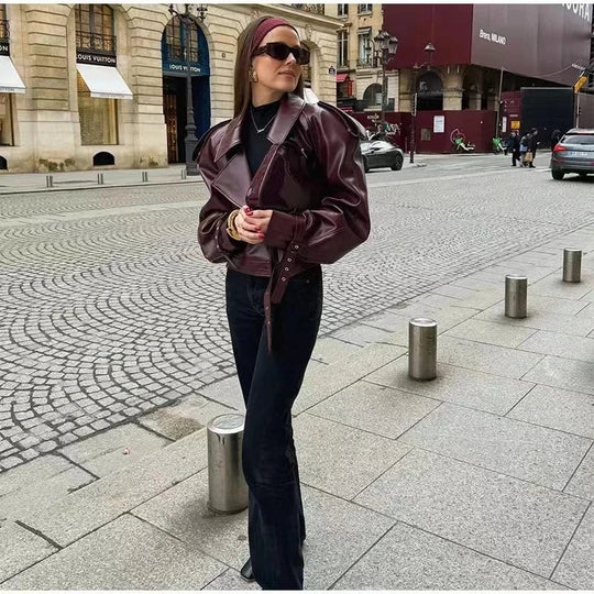 Redous | Weinrote Oversize Lederjacke – Stylisch Und Mutig
