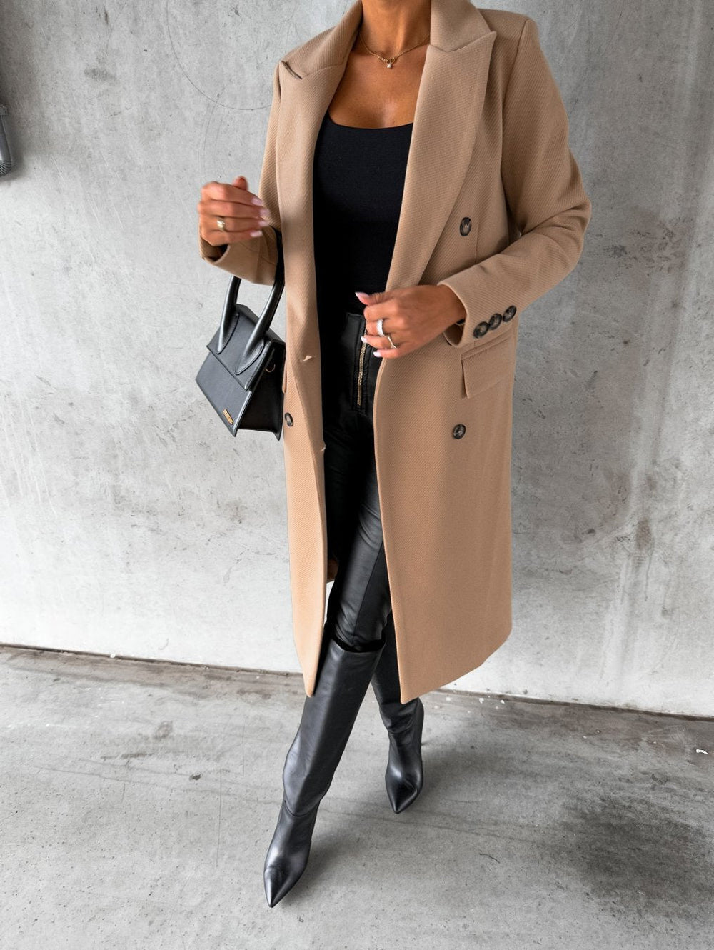 Hezda | Stylischer Mantel für Frauen – Trendy und Elegant für jeden Anlass